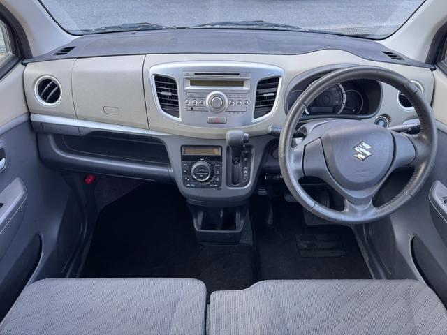 ワゴンR FXリミテッド 4WD アイドリングストップ機能搭載車 シートヒーター 純正デッキ オートライト オートエアコン ETC(5枚目)