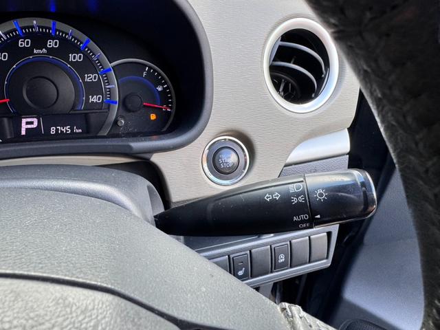 ワゴンR FXリミテッド 4WD アイドリングストップ機能搭載車 シートヒーター 純正デッキ オートライト オートエアコン ETC(11枚目)