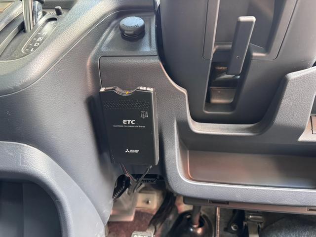 ワゴンR FXリミテッド 4WD アイドリングストップ機能搭載車 シートヒーター 純正デッキ オートライト オートエアコン ETC(12枚目)