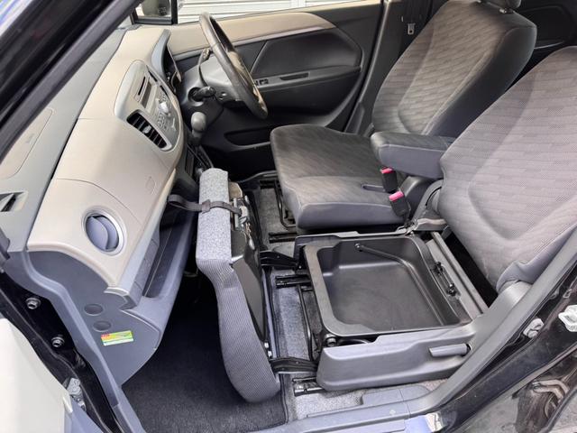 ワゴンR FXリミテッド 4WD アイドリングストップ機能搭載車 シートヒーター 純正デッキ オートライト オートエアコン ETC(26枚目)