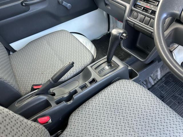 キャリイトラック KCエアコン・パワステ AT (オートマチック) エアコンパワステメモリ-ナビ付!(17枚目)