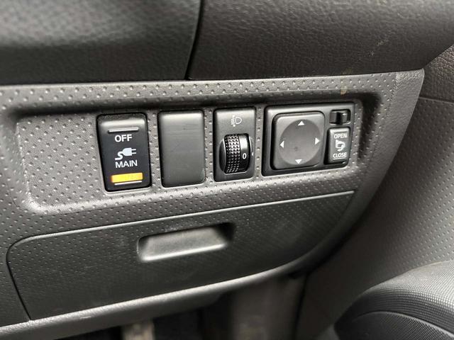 ランサーカーゴ １５Ｍ　ＥＴＣ　ＡＣ１００Ｖ電源　キーレス　バックソナー　パワーウィンドウ　電動格納ミラー　パワステ　ＡＢＳ　エアコン　記録簿　三角表示板　禁煙車　修復歴なし　タイミングチェーン（10枚目）