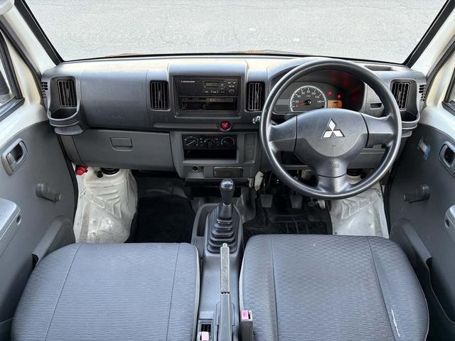 ミニキャブバン ＣＤ　両側スライドドア　５速マニュアル　軽バン　ハイルーフ　集中ドアロック　Ｗエアバック　パワステ　エアコン　４人乗り　タイヤ新品交換　スパークプラグ新品交換　修復歴なし（8枚目）