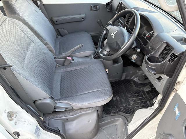 ミニキャブバン ＣＤ　両側スライドドア　５速マニュアル　軽バン　ハイルーフ　集中ドアロック　Ｗエアバック　パワステ　エアコン　４人乗り　タイヤ新品交換　スパークプラグ新品交換　修復歴なし（12枚目）