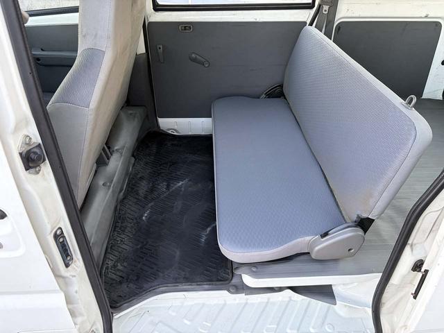 ミニキャブバン ＣＤ　両側スライドドア　５速マニュアル　軽バン　ハイルーフ　集中ドアロック　Ｗエアバック　パワステ　エアコン　４人乗り　タイヤ新品交換　スパークプラグ新品交換　修復歴なし（18枚目）