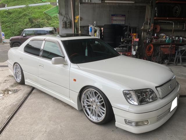 B仕様 eRバージョン オートクルーズコントロール バックカメラ アルミホイール HID サンルーフ AT CD パワーシート 革シート キーレスエントリー 電動格納ミラー シートヒーター(13枚目)