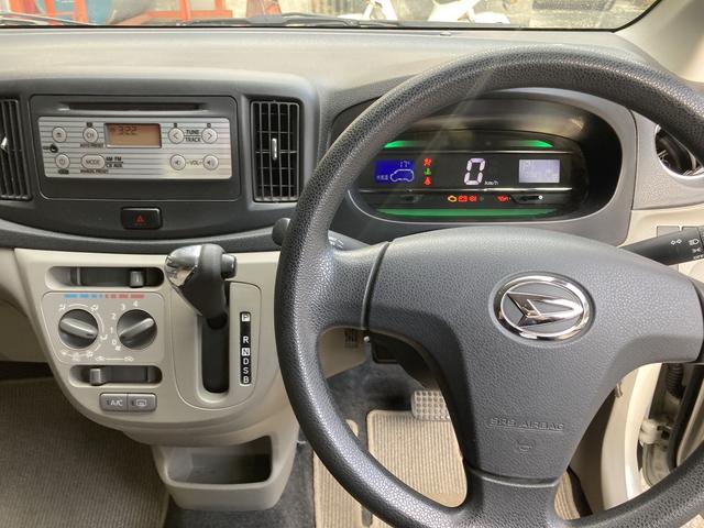 X キーレスエントリー アイドリングストップ 電動格納ミラー CVT 盗難防止システム ABS CD ミュージックプレイヤー接続可 アルミホイール 衝突安全ボディ エアコン パワーステアリング(2枚目)
