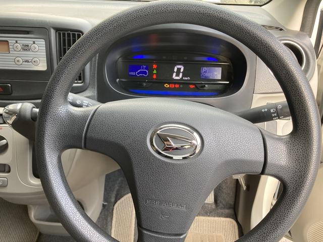 X キーレスエントリー アイドリングストップ 電動格納ミラー CVT 盗難防止システム ABS CD ミュージックプレイヤー接続可 アルミホイール 衝突安全ボディ エアコン パワーステアリング(3枚目)