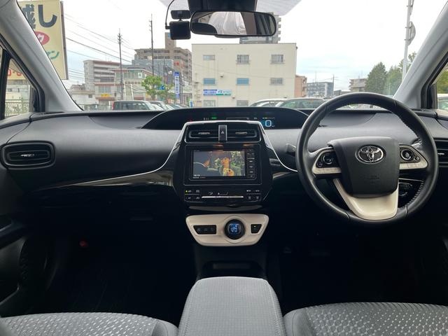 プリウス Ｓ　フルセグＴＶ　Ｂｌｕｅｔｏｏｔｈ音楽　バックカメラ　予備スマートキー　ガラスコーティング施工　衝突安全ブレーキ　ＥＴＣ　ドライブレコーダー（2枚目）