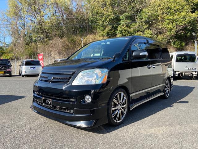X リミテッド 両側パワスラ HID 8人乗り ワンオーナー 純正ナビ バックモニター フロントカメラ キーレス ウーファー ローダウン 車検対応マフラー 社外18インチアルミ(4枚目)