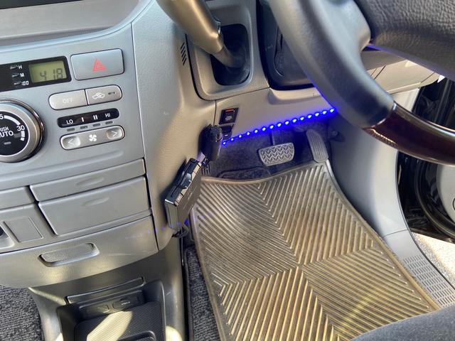 X リミテッド 両側パワスラ HID 8人乗り ワンオーナー 純正ナビ バックモニター フロントカメラ キーレス ウーファー ローダウン 車検対応マフラー 社外18インチアルミ(34枚目)