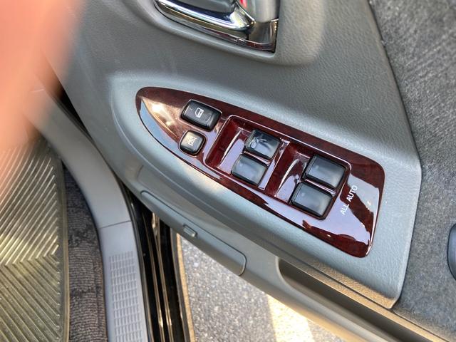 X リミテッド 両側パワスラ HID 8人乗り ワンオーナー 純正ナビ バックモニター フロントカメラ キーレス ウーファー ローダウン 車検対応マフラー 社外18インチアルミ(38枚目)