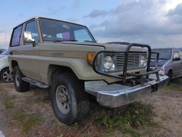 ランドクルーザー７０ ＬＸ　ディーゼル　ターボ　４ＷＤ　５ＭＴ　５速マニュアルミッション　アルミ　グリルガード（2枚目）