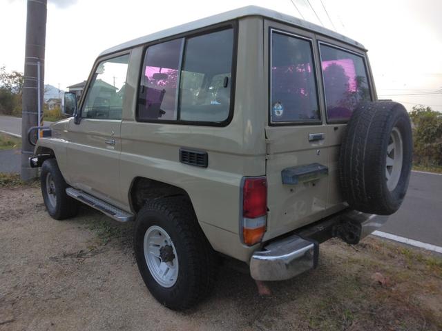 ランドクルーザー７０ ＬＸ　ディーゼル　ターボ　４ＷＤ　５ＭＴ　５速マニュアルミッション　アルミ　グリルガード（3枚目）