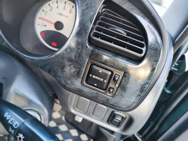 ミニライトスペシャル レザーシート 運転席エアバッグ CDコンポ リモコンキー パワーウィンドウ PS 衝突安全ボディ カセット オートエアコン 助手席エアバック(19枚目)