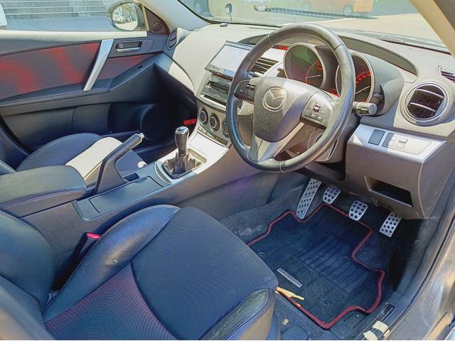 マツダスピードアクセラ ベースグレード　新品タービン　運転席パワーシート　盗難防止システム　電動格納ミラー　ターボエンジン　ＨＤＤナビ　エアバッグ　ＡＢＳ　エアコン　サイドエアバック　パワステ　パワーウィンドウ　衝突安全ボディ　ＥＴＣ付き（10枚目）