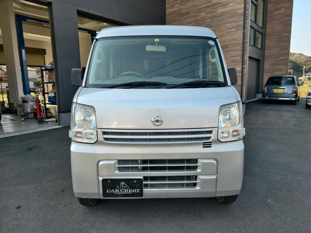 ＮＶ１００クリッパーバン ＤＸ　５速マニュアル　クラッチ新品　タイヤ新品　助手席エアバック　ワイヤレスキー　フロントパワーウィンドウ　エアバック　パワステ　エアコン（2枚目）