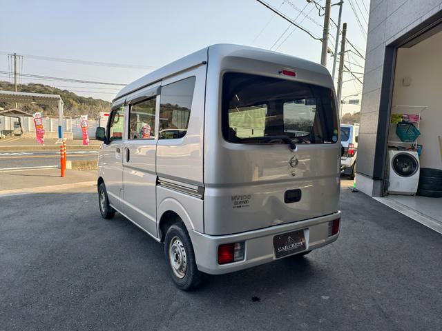 ＮＶ１００クリッパーバン ＤＸ　５速マニュアル　クラッチ新品　タイヤ新品　助手席エアバック　ワイヤレスキー　フロントパワーウィンドウ　エアバック　パワステ　エアコン（6枚目）
