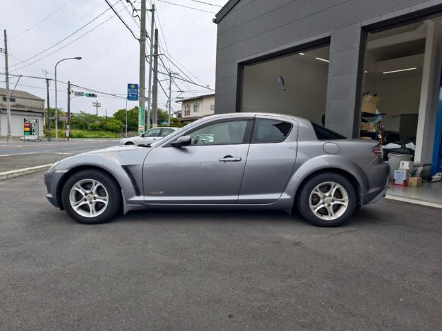 ＲＸ－８ ベースグレード　５速マニュアル　ＰＷ　ＡＣ　ＥＴＣ車載器　ＰＳ　ＤＳＣ　ＡＢＳ　衝突安全ボディ　寒冷地仕様　エアＢ　キーフリー　助手席エアバック　電動格納ドアミラー（5枚目）