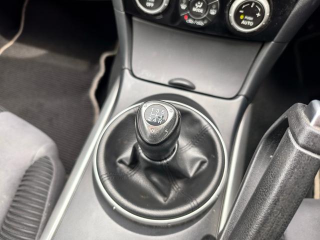 ＲＸ－８ ベースグレード　５速マニュアル　ＰＷ　ＡＣ　ＥＴＣ車載器　ＰＳ　ＤＳＣ　ＡＢＳ　衝突安全ボディ　寒冷地仕様　エアＢ　キーフリー　助手席エアバック　電動格納ドアミラー（18枚目）
