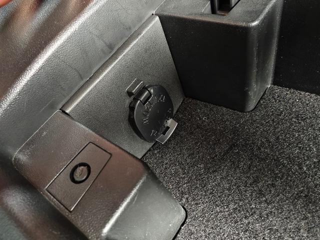 ＲＸ－８ ベースグレード　５速マニュアル　ＰＷ　ＡＣ　ＥＴＣ車載器　ＰＳ　ＤＳＣ　ＡＢＳ　衝突安全ボディ　寒冷地仕様　エアＢ　キーフリー　助手席エアバック　電動格納ドアミラー（21枚目）