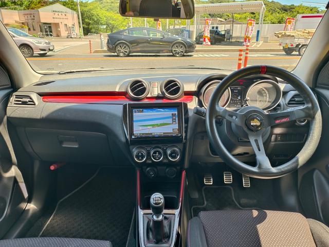 スイフトスポーツ ベースグレード　６速マニュアル　ＬＥＤヘットライト　ＵＳＢ接続　電動ミラー　盗難防止機能　アクティブクルーズ　パワーウィンド　ＡＵＴＯエアコン　ナビ・ＴＶ　Ｂｌｕｅｔｏｏｔｈオーディオ　キーレスキー　横滑り防止装置付（9枚目）