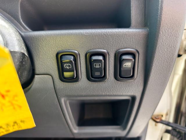 ネイキッド Ｇパッケージ　ワンオーナー　点検整備記録簿　ガレージ保管車　キーレス　パワーウインドウ　エアコン　エアバッグ　デュアルエアバック　パワステ（25枚目）