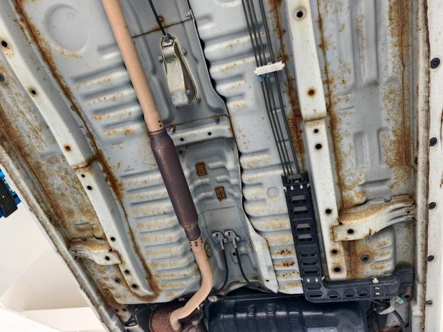 ネイキッド Ｇパッケージ　ワンオーナー　点検整備記録簿　ガレージ保管車　キーレス　パワーウインドウ　エアコン　エアバッグ　デュアルエアバック　パワステ（37枚目）