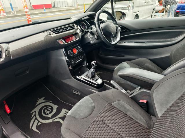 ＤＳ３ スポーツシック　６速マニュアル　オートクルーズコントロール　盗難防止システム　ＡＢＳ　ＡＵＴＯエアコン　パワーウィンドウ　エアバッグ　パワステ（11枚目）