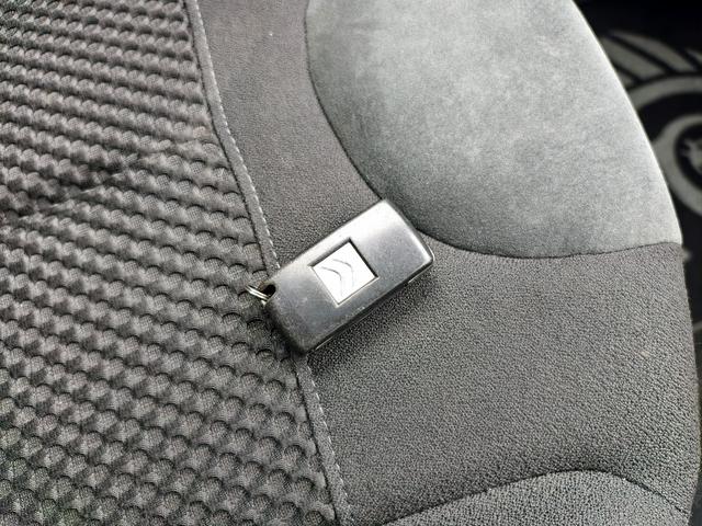 ＤＳ３ スポーツシック　６速マニュアル　オートクルーズコントロール　盗難防止システム　ＡＢＳ　ＡＵＴＯエアコン　パワーウィンドウ　エアバッグ　パワステ（27枚目）