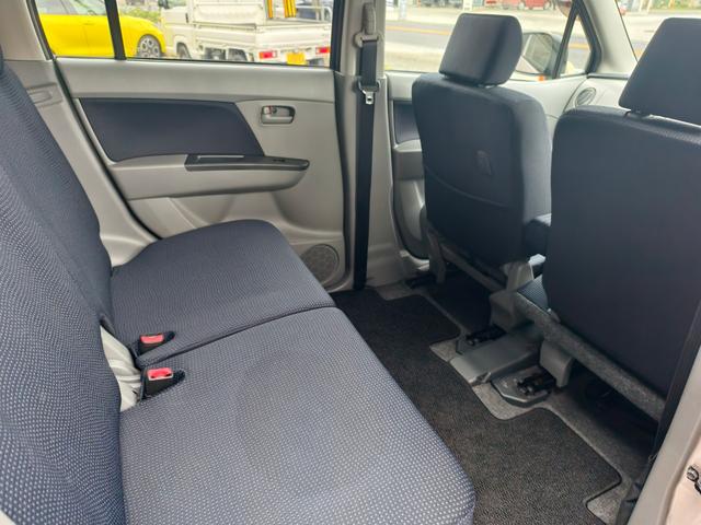 ワゴンＲ ＦＸ　キーレスエントリーシステム　運転席助手席エアバック　イモビライザ　エアバック　パワステ　ベンチシートフルフラット　オ－トエアコン　衝撃安全ボディー　パワーウィンドゥ（12枚目）