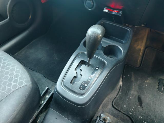 ミラージュ Ｅ　エアコン　パワステ　パワーウインドウ　運転席エアバッグ　助手席エアバッグ　ＡＢＳ　衝突安全ボディ　ナビ　ＥＴＣ　スペアタイヤ（20枚目）