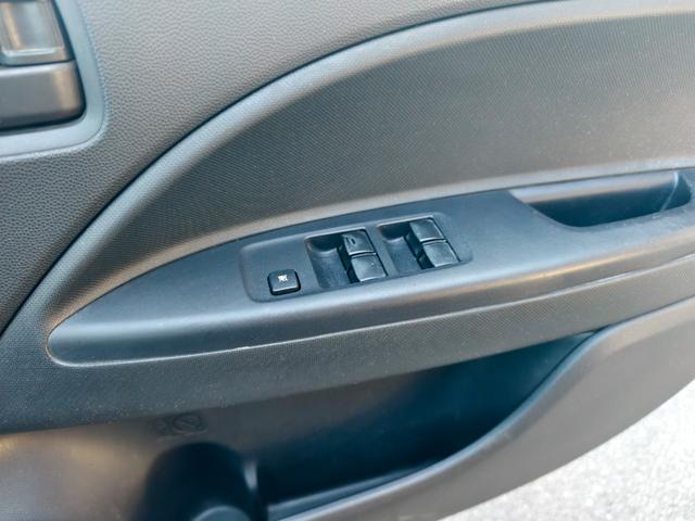 ミラージュ Ｅ　エアコン　パワステ　パワーウインドウ　運転席エアバッグ　助手席エアバッグ　ＡＢＳ　衝突安全ボディ　ナビ　ＥＴＣ　スペアタイヤ（21枚目）