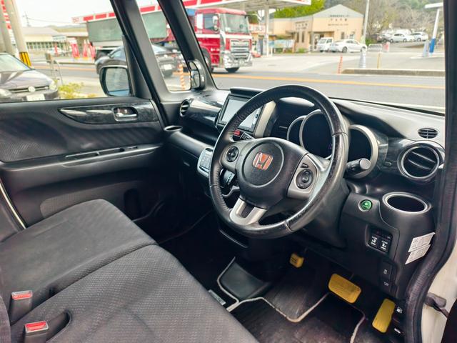 N-BOXカスタム モデューロX Gターボパッケージ メモリーナビ BTオーディオ 衝突被害軽減ブレーキ インテリキー オートクルーズ 両側自動ドア 地デジ ターボ アイドリングストップ ベンチシート ETC オートエアコン リアカメラ 横滑り防止(10枚目)