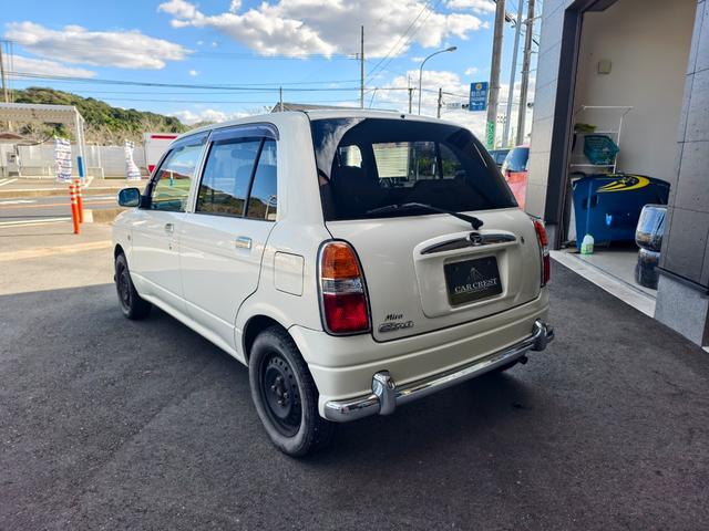 ミラジーノ ジーノ　タイミングベルト交換済み　ＥＴＣ　助手席エアバック　ＡＣ　エアーバッグ　ＰＷ　キーレス　パワステ　衝突安全ボディ　ウッド内装　レザーシート（6枚目）