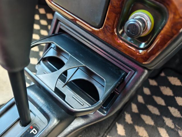 ミラジーノ ジーノ　タイミングベルト交換済み　ＥＴＣ　助手席エアバック　ＡＣ　エアーバッグ　ＰＷ　キーレス　パワステ　衝突安全ボディ　ウッド内装　レザーシート（25枚目）