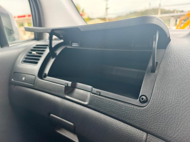 すべてのお車は納車前に点検整備をし、悪い箇所や消耗している箇所がありましたら交換修理してからのお渡しとなりますのでご安心ください