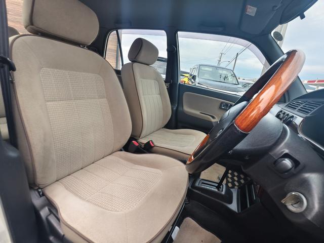 ミラジーノ ジーノ　メモリアルエディション　タイミングベルト交換済み　ウッド内装　パワーウインドウ　運転席エアバッグ　エアコン　パワステ　衝突安全ボディ　助手席エアバッグ（11枚目）