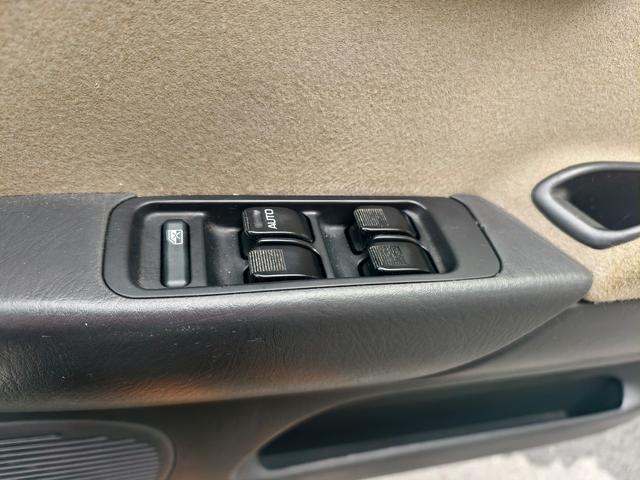 ミラジーノ ジーノ　メモリアルエディション　タイミングベルト交換済み　ウッド内装　パワーウインドウ　運転席エアバッグ　エアコン　パワステ　衝突安全ボディ　助手席エアバッグ（29枚目）