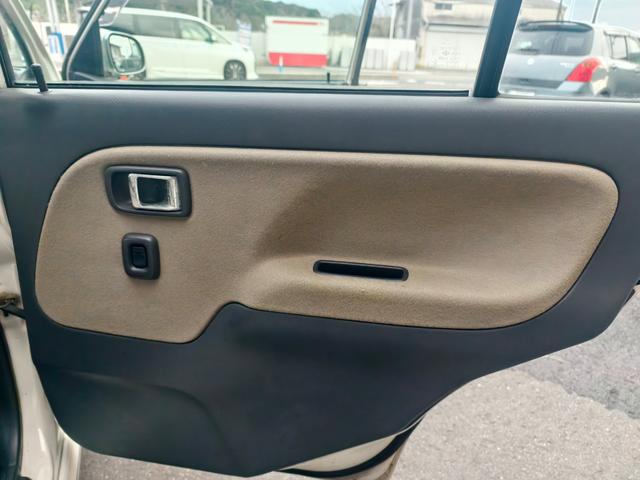 ミラジーノ ジーノ　メモリアルエディション　タイミングベルト交換済み　ウッド内装　パワーウインドウ　運転席エアバッグ　エアコン　パワステ　衝突安全ボディ　助手席エアバッグ（35枚目）