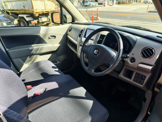 在庫車両は複数ある展示場に置いておりますので、ご来店前に連絡を入れて頂けましたらスムーズにご対応ができます