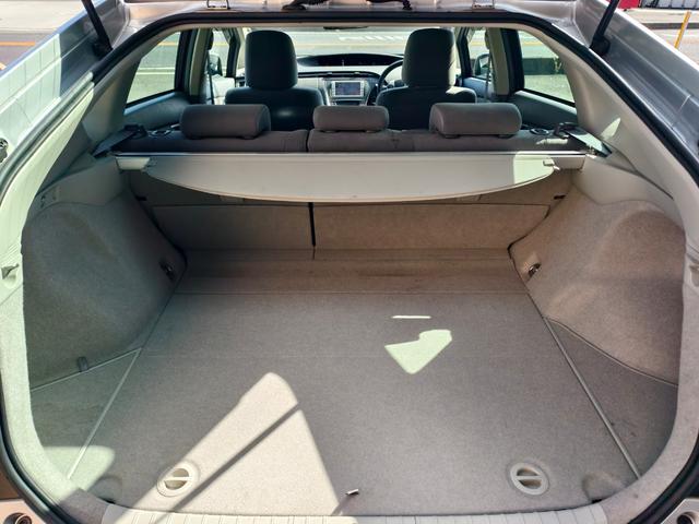 プリウス Ｓ　アイドリングストップ搭載　格納ミラー　Ｂモニタ－　ＡＵＴＯライト　インテリキー　ＨＤＤナビゲーション　デュアルエアバック　エアＢ　イモビライザー　ナビＴＶ　ＡＵＴＯエアコン　横スベリ防止　ＥＴＣ装備（19枚目）