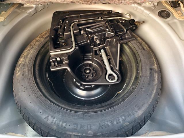 プリウス Ｓ　アイドリングストップ搭載　格納ミラー　Ｂモニタ－　ＡＵＴＯライト　インテリキー　ＨＤＤナビゲーション　デュアルエアバック　エアＢ　イモビライザー　ナビＴＶ　ＡＵＴＯエアコン　横スベリ防止　ＥＴＣ装備（21枚目）