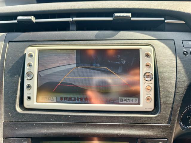 プリウス Ｓ　アイドリングストップ搭載　格納ミラー　Ｂモニタ－　ＡＵＴＯライト　インテリキー　ＨＤＤナビゲーション　デュアルエアバック　エアＢ　イモビライザー　ナビＴＶ　ＡＵＴＯエアコン　横スベリ防止　ＥＴＣ装備（26枚目）