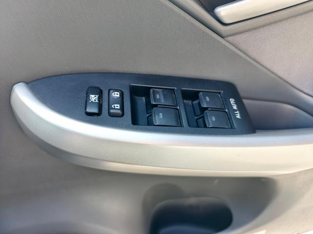 プリウス Ｓ　アイドリングストップ搭載　格納ミラー　Ｂモニタ－　ＡＵＴＯライト　インテリキー　ＨＤＤナビゲーション　デュアルエアバック　エアＢ　イモビライザー　ナビＴＶ　ＡＵＴＯエアコン　横スベリ防止　ＥＴＣ装備（34枚目）