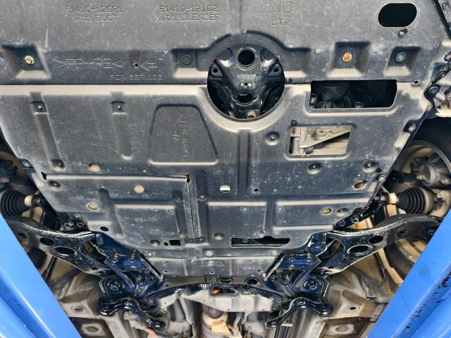 プリウス Ｓ　アイドリングストップ搭載　格納ミラー　Ｂモニタ－　ＡＵＴＯライト　インテリキー　ＨＤＤナビゲーション　デュアルエアバック　エアＢ　イモビライザー　ナビＴＶ　ＡＵＴＯエアコン　横スベリ防止　ＥＴＣ装備（41枚目）