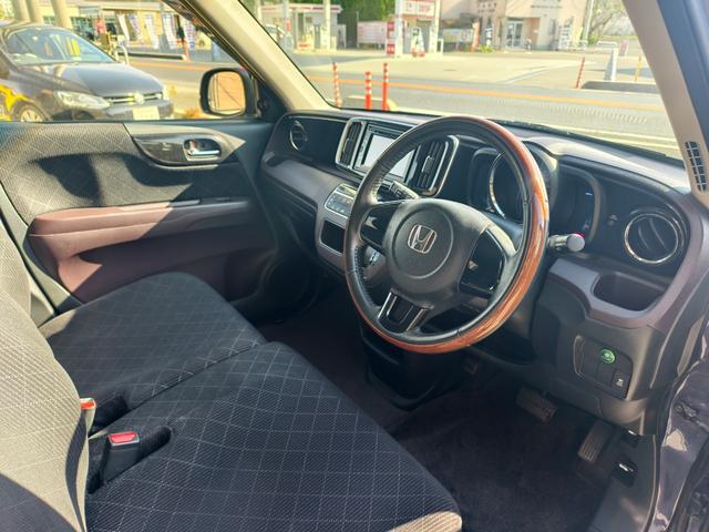 Ｎ－ＯＮＥ プレミアム　電動格納ドアミラー　運転席エアバック　イモビライザー　ＵＳＢ接続　ＥＴＣ装備　バックモニター　助手席エアバック　パワーステ　衝突安全ボディ　フルオートエアコン　スマ－トキ－　キーレス　ナビ　ＡＢＳ（10枚目）