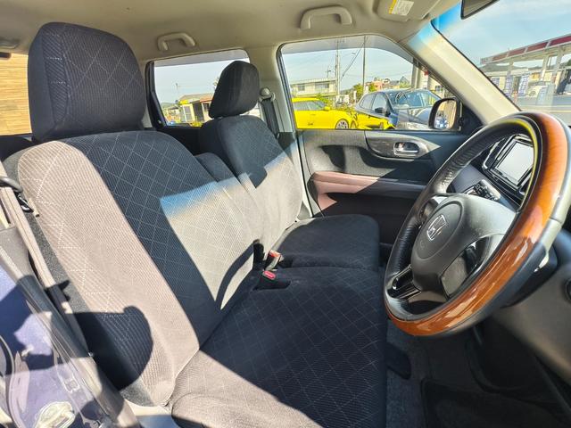 Ｎ－ＯＮＥ プレミアム　電動格納ドアミラー　運転席エアバック　イモビライザー　ＵＳＢ接続　ＥＴＣ装備　バックモニター　助手席エアバック　パワーステ　衝突安全ボディ　フルオートエアコン　スマ－トキ－　キーレス　ナビ　ＡＢＳ（11枚目）