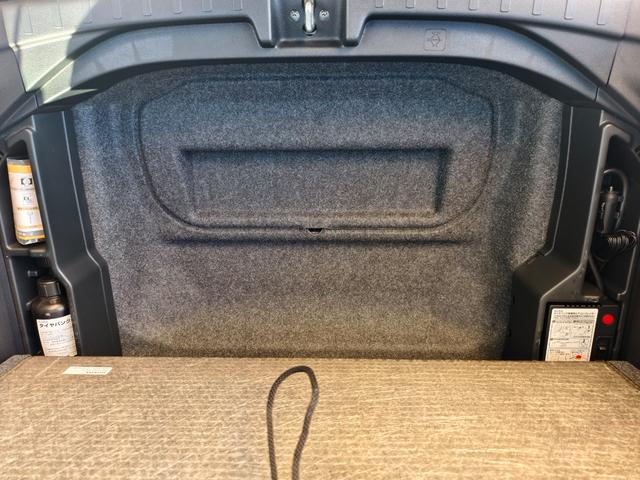 Ｎ－ＯＮＥ プレミアム　電動格納ドアミラー　運転席エアバック　イモビライザー　ＵＳＢ接続　ＥＴＣ装備　バックモニター　助手席エアバック　パワーステ　衝突安全ボディ　フルオートエアコン　スマ－トキ－　キーレス　ナビ　ＡＢＳ（20枚目）