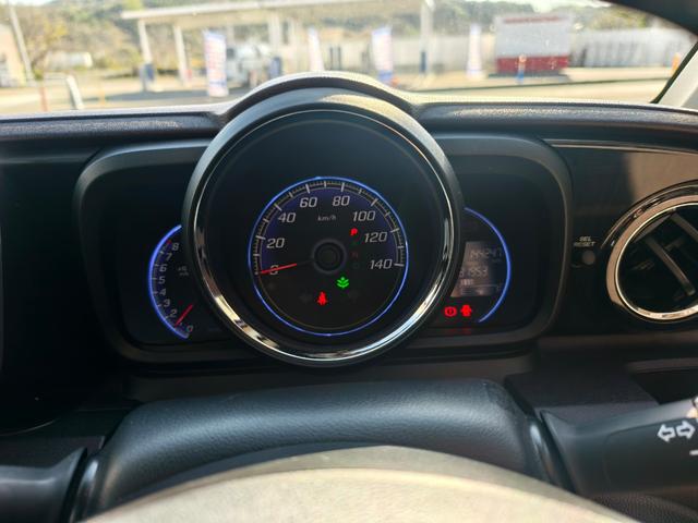 Ｎ－ＯＮＥ プレミアム　電動格納ドアミラー　運転席エアバック　イモビライザー　ＵＳＢ接続　ＥＴＣ装備　バックモニター　助手席エアバック　パワーステ　衝突安全ボディ　フルオートエアコン　スマ－トキ－　キーレス　ナビ　ＡＢＳ（21枚目）